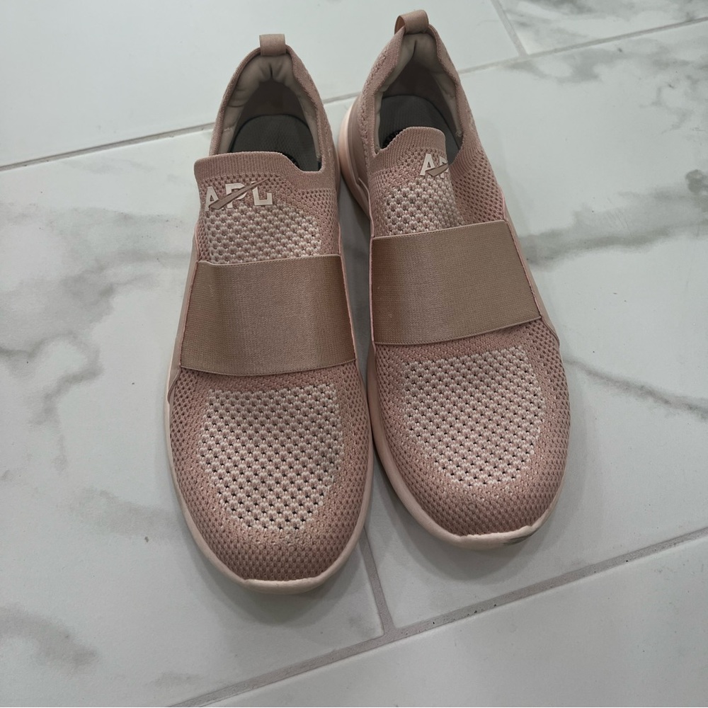 APL shoes
